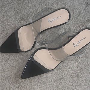 The pointy toe clear heels are essential !!